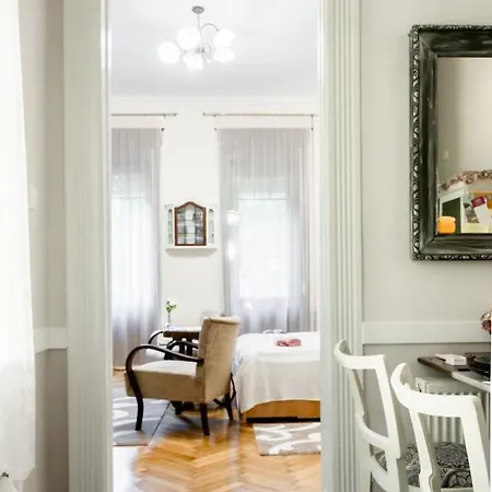شقة Ekszerdoboz Apartman
