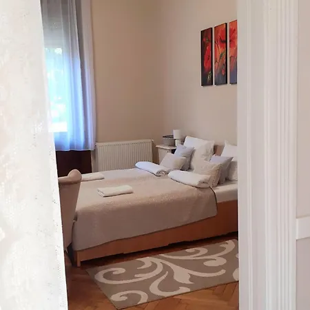 Ekszerdoboz Apartman شقة