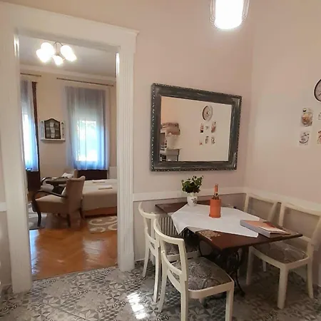 Ekszerdoboz Apartman شقة *